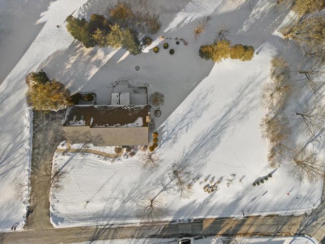 4310 W Carriage COURT, Mequon, WI 53092