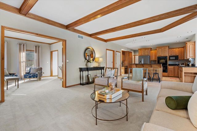 4310 W Carriage COURT, Mequon, WI 53092