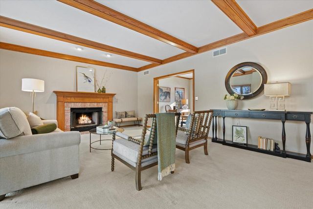 4310 W Carriage COURT, Mequon, WI 53092