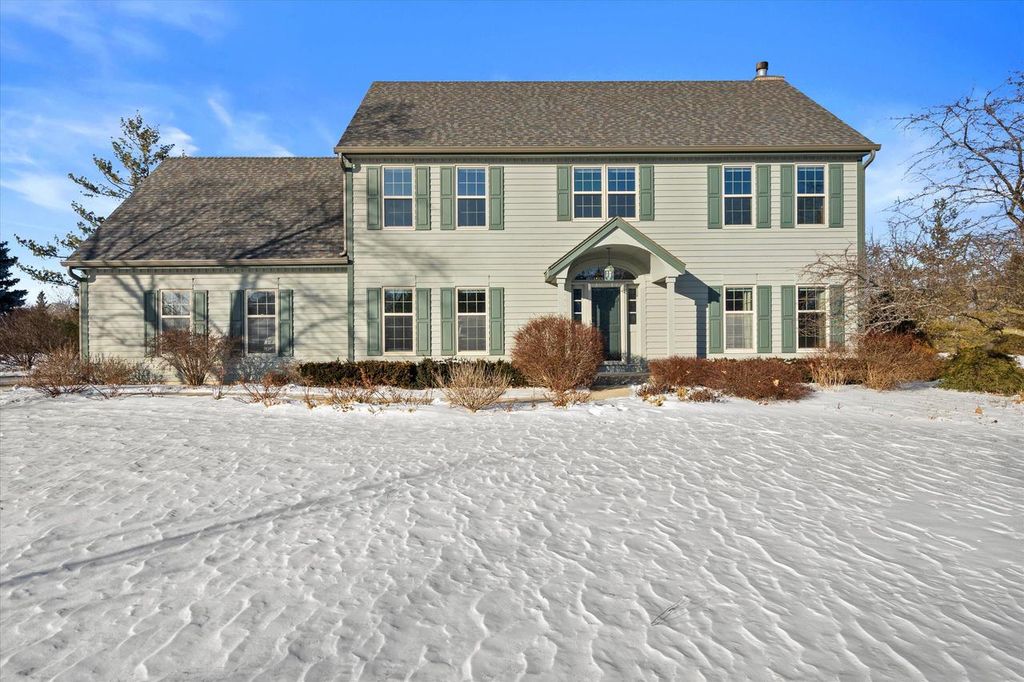 4310 W Carriage COURT, Mequon, WI 53092