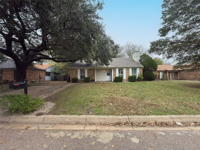 7016 Sunnybank Drive, Fort Worth, TX 76137