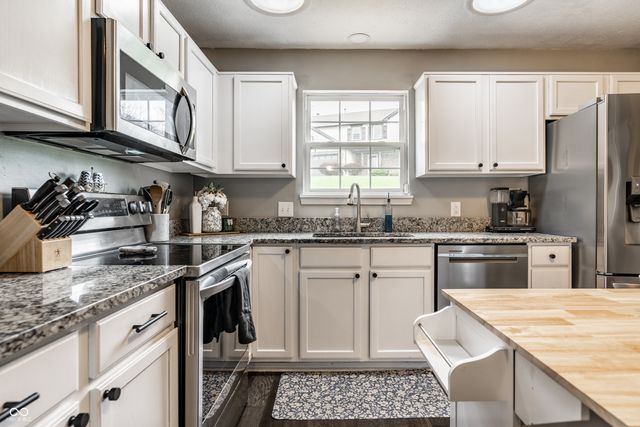 9660 Overcrest Drive, Fishers, IN 46037