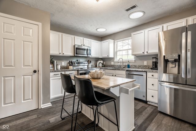 9660 Overcrest Drive, Fishers, IN 46037