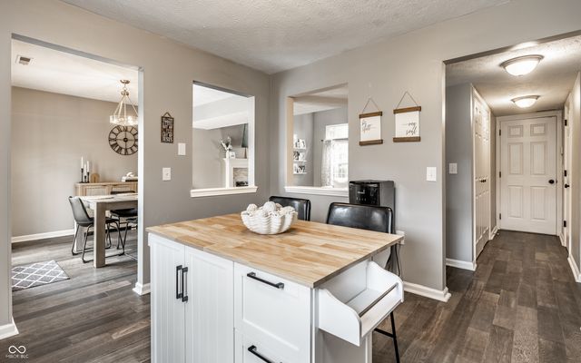 9660 Overcrest Drive, Fishers, IN 46037