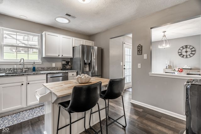 9660 Overcrest Drive, Fishers, IN 46037