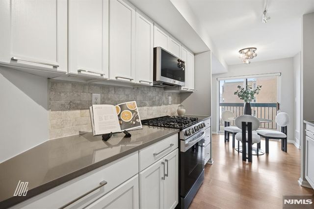 504 Nelson Court, Edgewater, NJ 07020