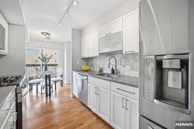 504 Nelson Court, Edgewater, NJ 07020