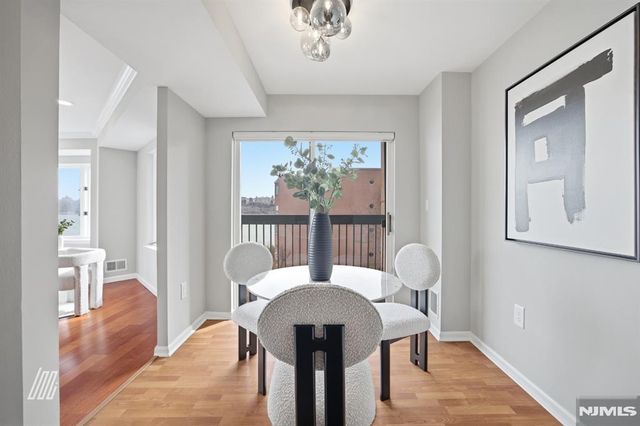 504 Nelson Court, Edgewater, NJ 07020