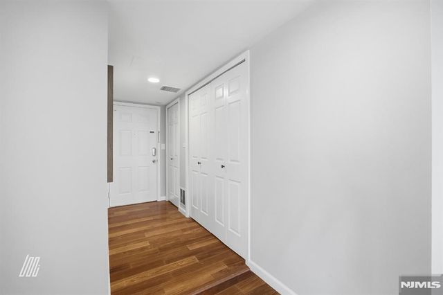 504 Nelson Court, Edgewater, NJ 07020