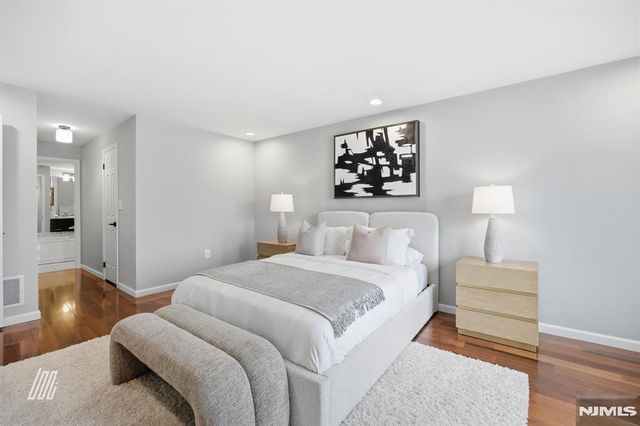 504 Nelson Court, Edgewater, NJ 07020