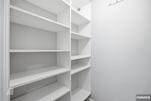 504 Nelson Court, Edgewater, NJ 07020