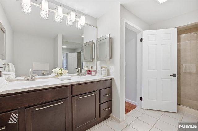 504 Nelson Court, Edgewater, NJ 07020