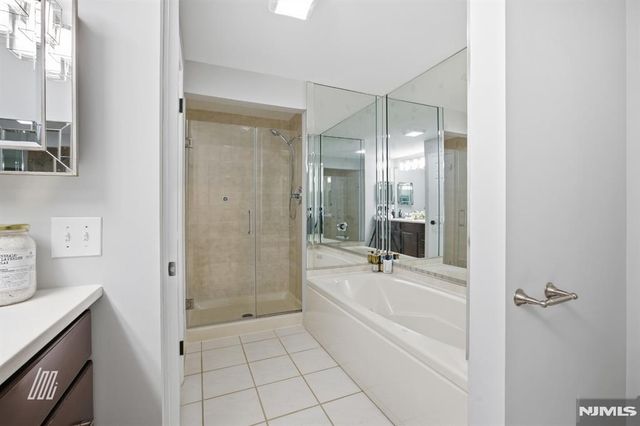 504 Nelson Court, Edgewater, NJ 07020