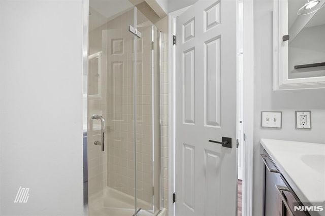 504 Nelson Court, Edgewater, NJ 07020