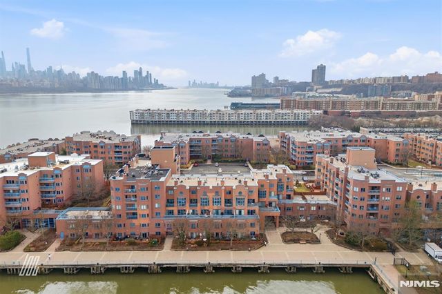 504 Nelson Court, Edgewater, NJ 07020