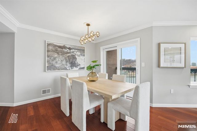 504 Nelson Court, Edgewater, NJ 07020