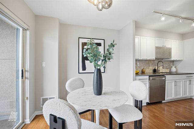 504 Nelson Court, Edgewater, NJ 07020