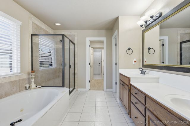 8702 N 140th Terrace, Owasso, OK 74055