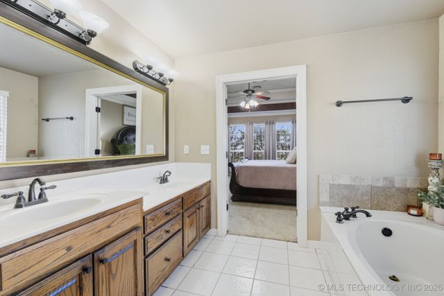 8702 N 140th Terrace, Owasso, OK 74055