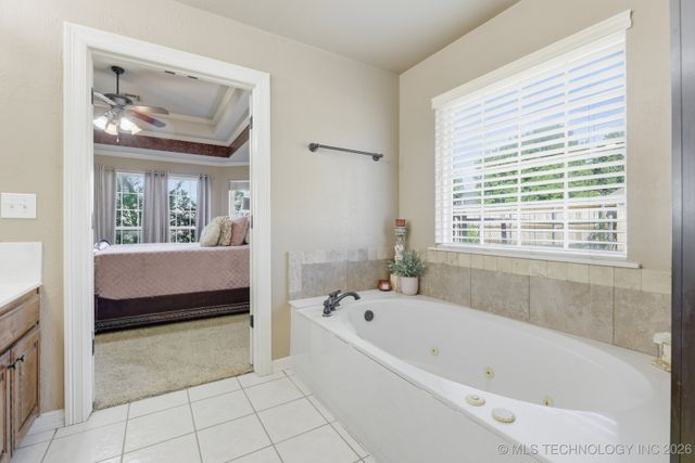 8702 N 140th Terrace, Owasso, OK 74055