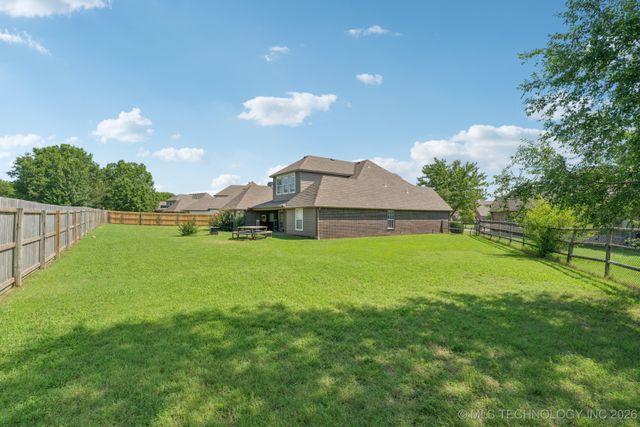 8702 N 140th Terrace, Owasso, OK 74055