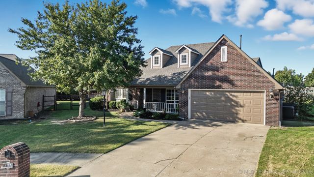 8702 N 140th Terrace, Owasso, OK 74055