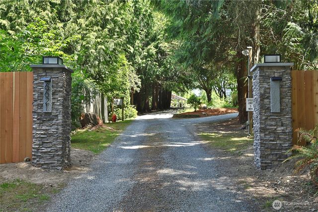 6621 Sills Road, Clinton, WA 98236