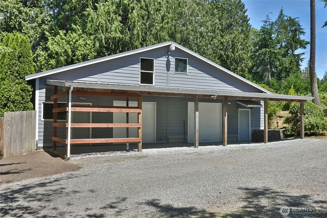 6621 Sills Road, Clinton, WA 98236
