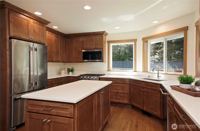 6621 Sills Road, Clinton, WA 98236