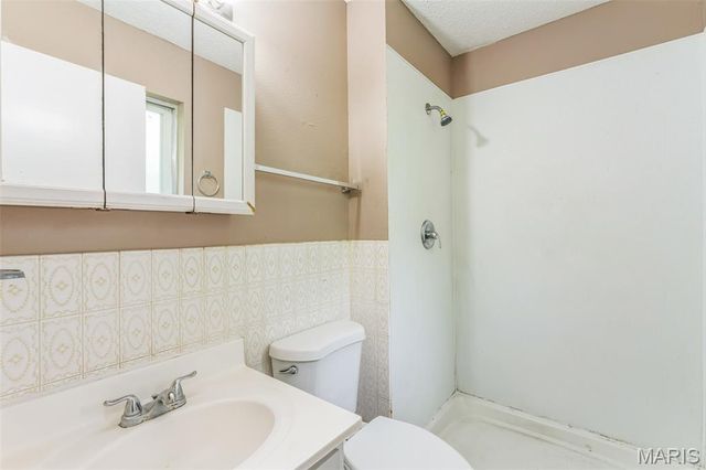 6250 Pennyrich Court, Florissant, MO 63033