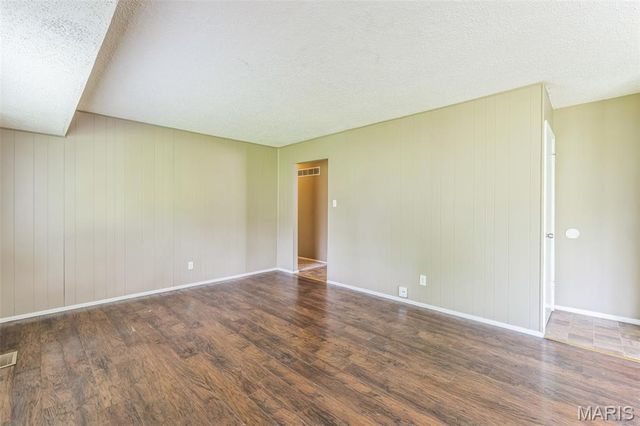 6250 Pennyrich Court, Florissant, MO 63033