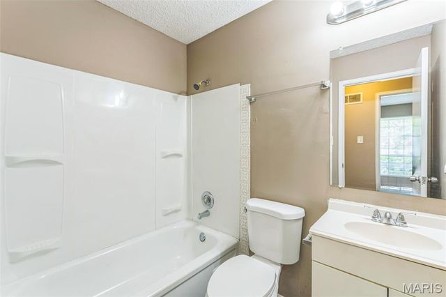 6250 Pennyrich Court, Florissant, MO 63033