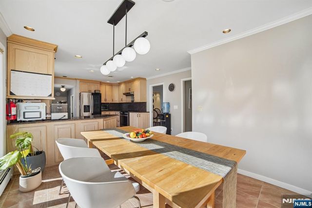 7 Royal Park Terrace, Hillsdale, NJ 07642