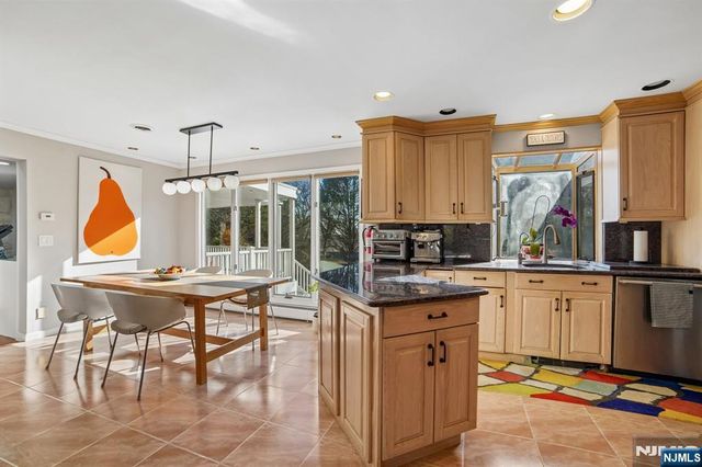 7 Royal Park Terrace, Hillsdale, NJ 07642