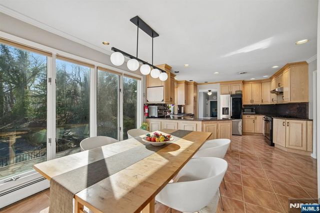 7 Royal Park Terrace, Hillsdale, NJ 07642