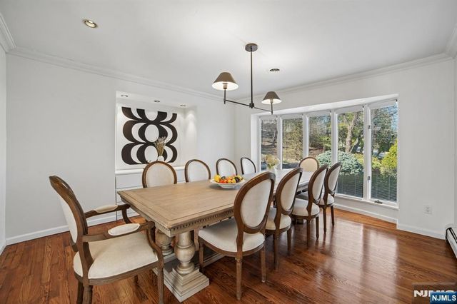 7 Royal Park Terrace, Hillsdale, NJ 07642