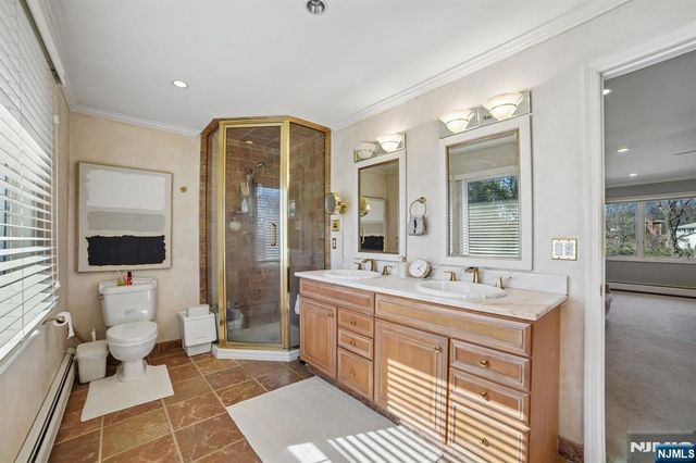 7 Royal Park Terrace, Hillsdale, NJ 07642