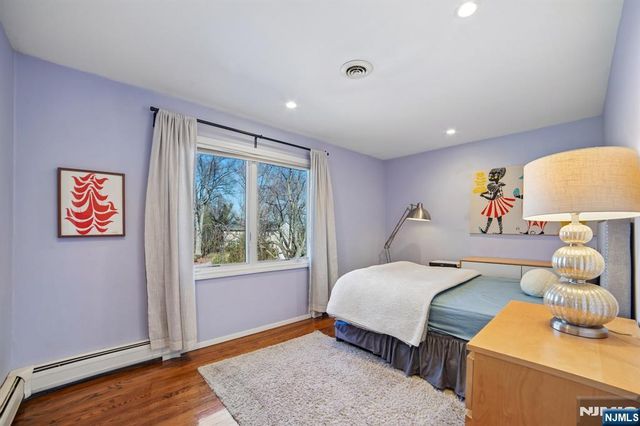 7 Royal Park Terrace, Hillsdale, NJ 07642