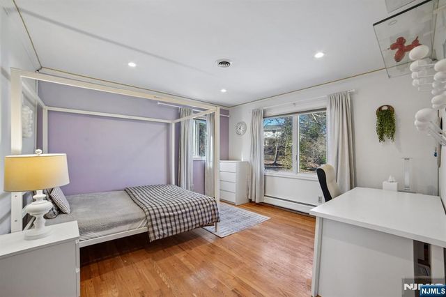 7 Royal Park Terrace, Hillsdale, NJ 07642