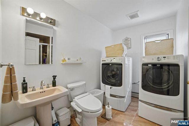 7 Royal Park Terrace, Hillsdale, NJ 07642