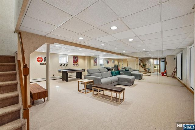 7 Royal Park Terrace, Hillsdale, NJ 07642