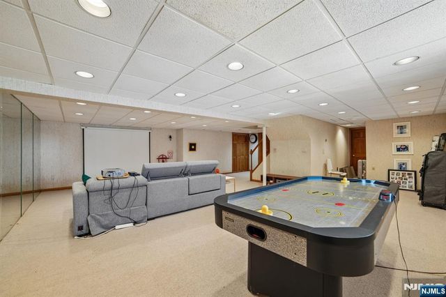 7 Royal Park Terrace, Hillsdale, NJ 07642