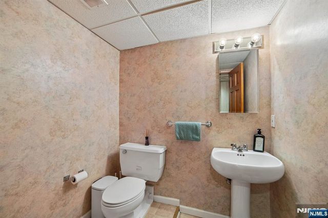 7 Royal Park Terrace, Hillsdale, NJ 07642