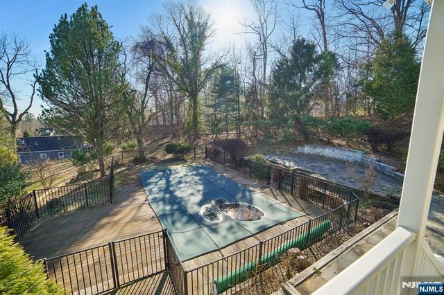 7 Royal Park Terrace, Hillsdale, NJ 07642