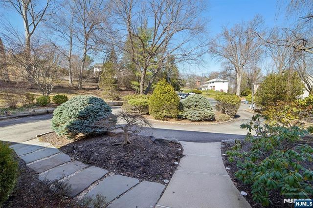 7 Royal Park Terrace, Hillsdale, NJ 07642