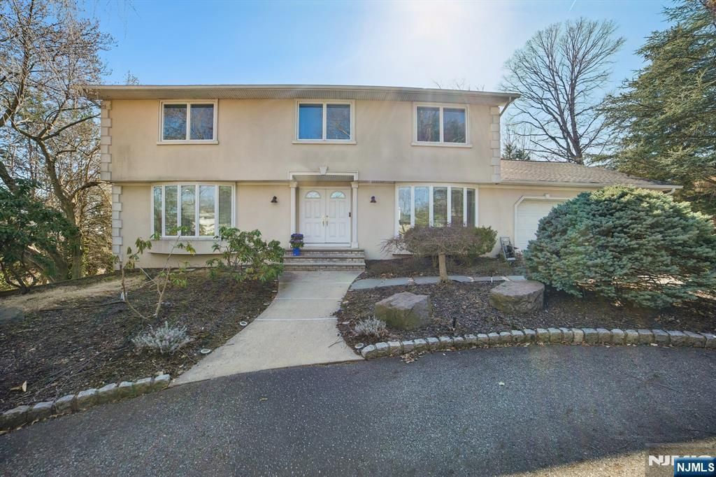 7 Royal Park Terrace, Hillsdale, NJ 07642