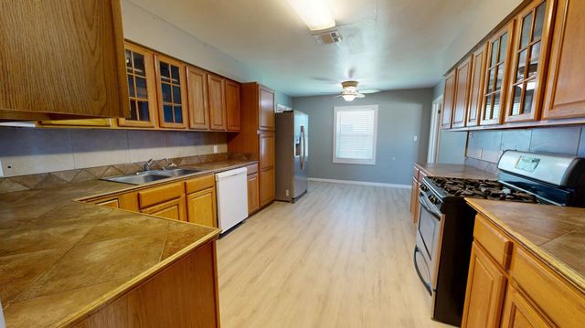 419 Cypress St, Sulphur, LA 70663