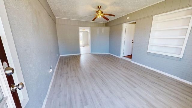 419 Cypress St, Sulphur, LA 70663