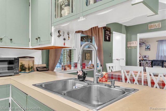 1023 W Burns Line Road, Melvin, MI 48454