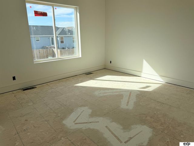 7305 N 11th Street, Lincoln, NE 68521